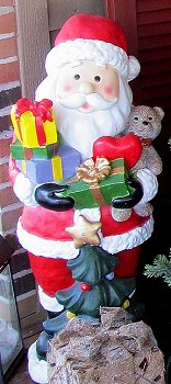 My Home Depot resin Santa.  Click for bigger photo.