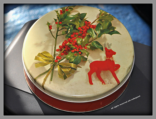 1950's christmas tin.jpg
